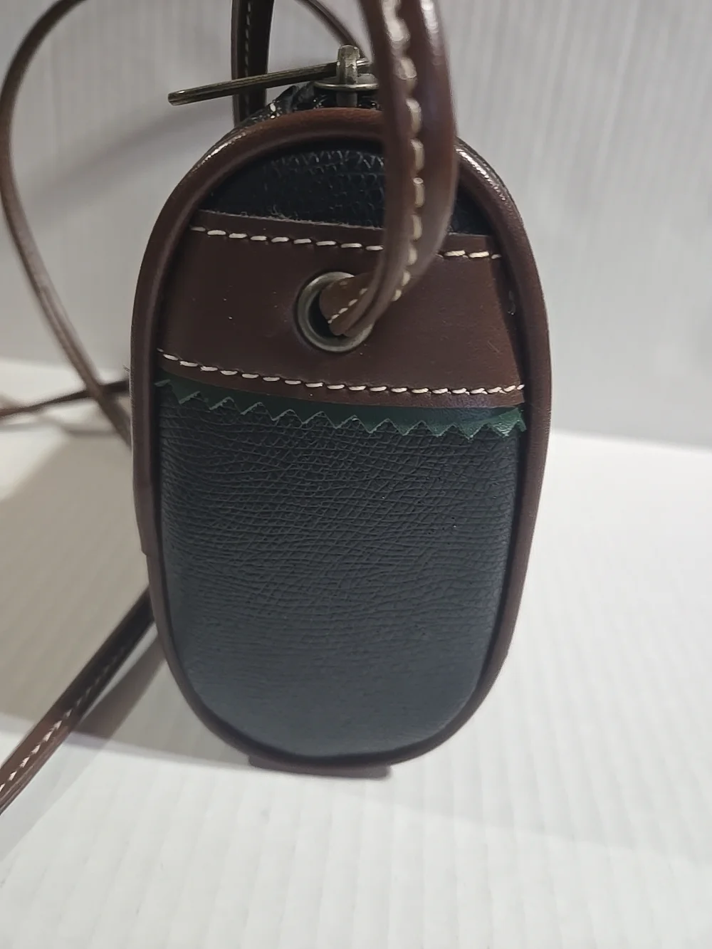 Vintage ESPRIT Black Crossbody Shoulder Bag w/ Brown Accent Spellout Green Trim - Picture 4 of 12